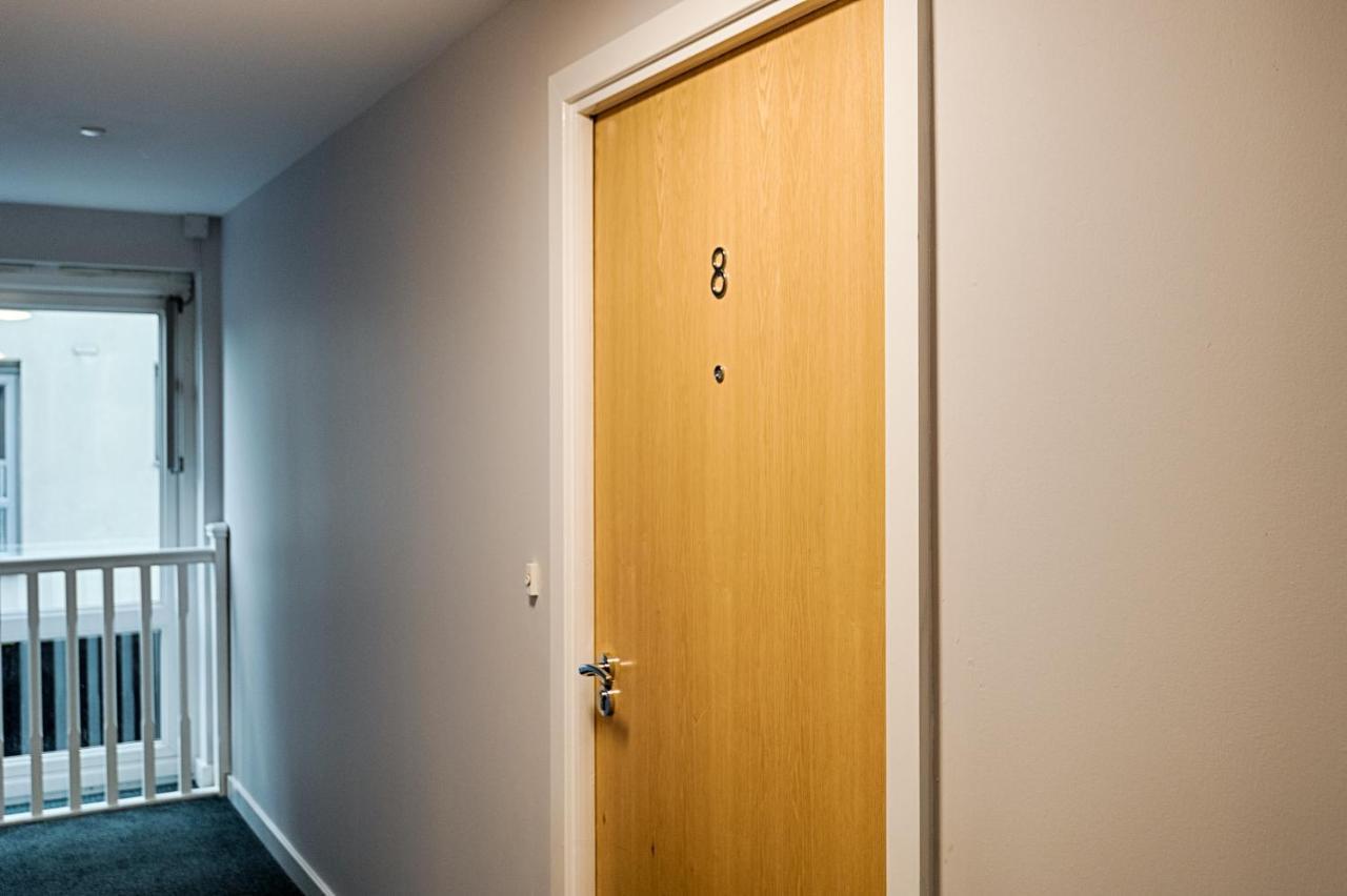 Ferienwohnung Parking, Balcony, Fully Equipped Kitchen Swansea Exterior foto