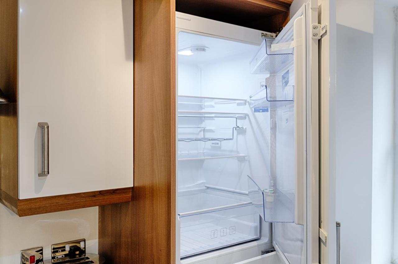 Ferienwohnung Parking, Balcony, Fully Equipped Kitchen Swansea Exterior foto