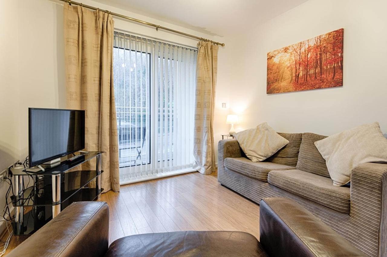 Ferienwohnung Parking, Balcony, Fully Equipped Kitchen Swansea Exterior foto